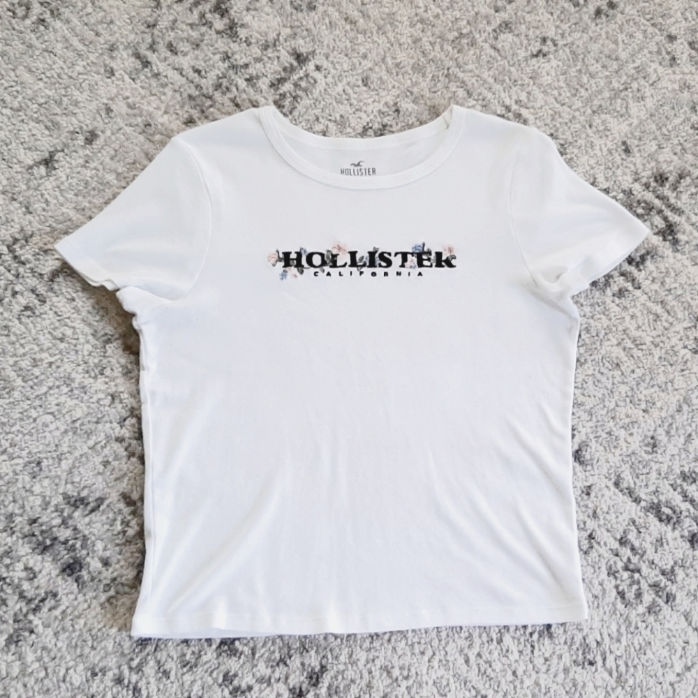 Hollister T-Shirt Size M